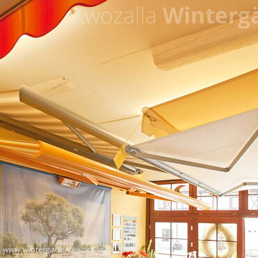 Ausstellung von elektrisch betriebenen Markisen von weinor