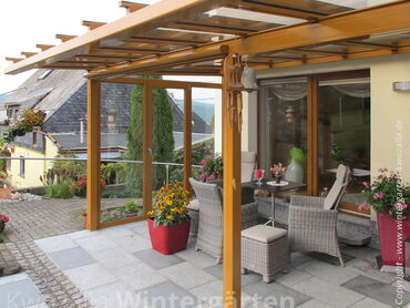 Vertikale Beschattung einer Terrasse mit einer Senkrechtmarkise - von Kwozalla in Sachsen