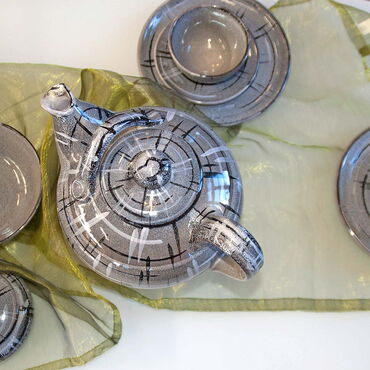 Keramikgeschirr grau