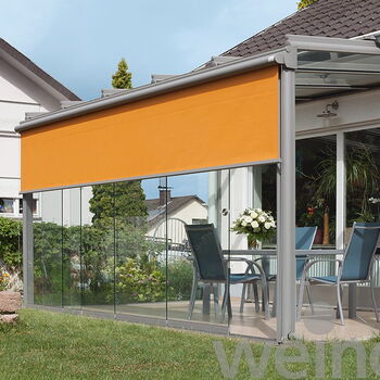 Senkrecht-Markise bietet einen zuverlässigen Rundum-Schutz – auch bei tiefstehender Sonne und Wind