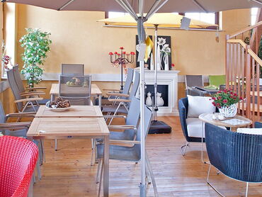 Stockschim mit wetterfestem Schirmständer