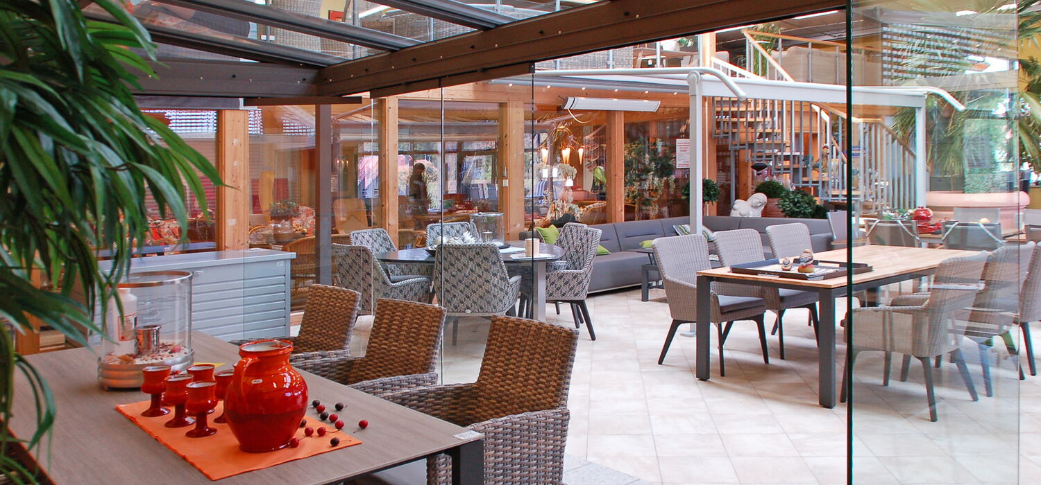 Ausstellung Wintergarten, Terrassenüberdachung, Sonnenschutz, Sommergarten