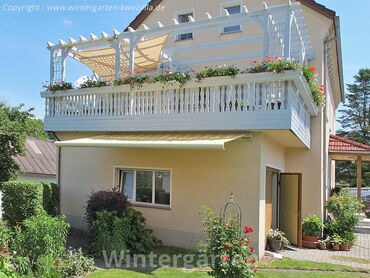 Vollkassettenmarkise: Terrassen- und Balkonmarkise von Kwozalla - geöffnet