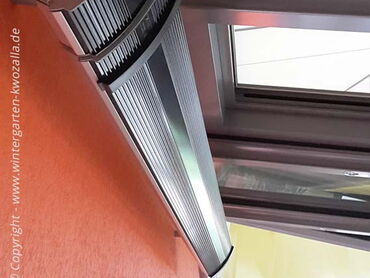 Heizsysteme im Wintergarten - Infrarot Strahler, schwarz, seitliche Ansicht