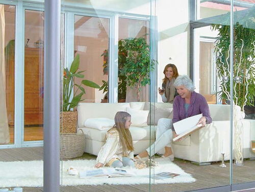 Sommergarten - Kompletter Witterungsschutz dank flexibler Seitenverglasung