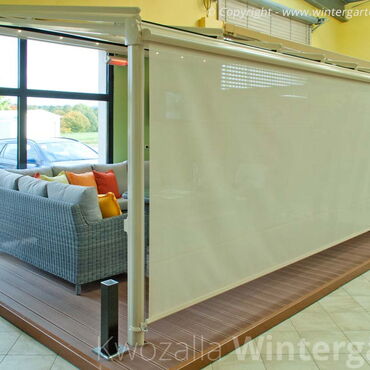 Ausstellung bei Dresden - Detail - Senkrecht/Vertikal - Markise für Wintergarten - elektrisch betriebenen, fernbedienbar