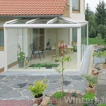 Terrassenverglasung über Eck - mit einer Verglasung können Sie die Terrasse ganzjährig nutzen