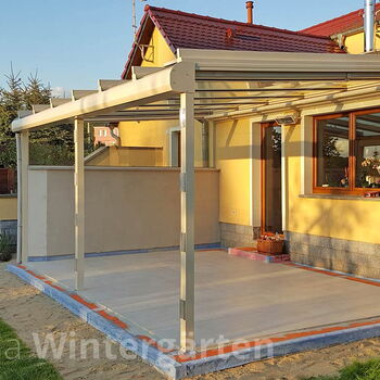 Glashaus im Bau befindlich - Rahmenkonstruktion aus Aluminium