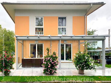 Glashaus - Kaltwintergarten aus Alu mit Schiebeverglasung - Außen-Ansicht mit Haus - von Kwozalla in Sachsen